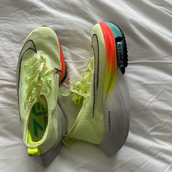 Nike running π shoes - Picture 1 of 7